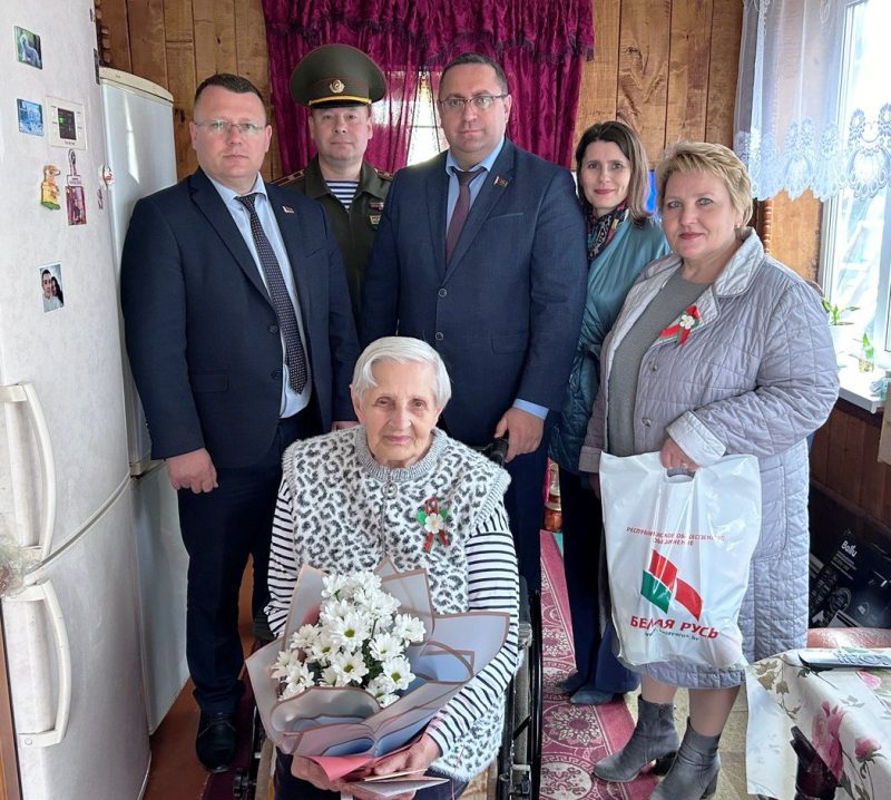 В Костюковичах в преддверии Дня Победы навестили малолетних узников фашистских концлагерей и членов их семей В Костюковичах в преддверии Дня Победы навестили малолетних узников фашистских концлагерей и членов их семей