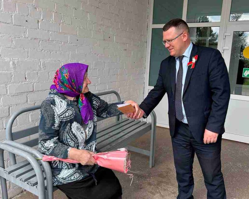 В Костюковичах в преддверии Дня Победы навестили малолетних узников фашистских концлагерей и членов их семей В Костюковичах в преддверии Дня Победы навестили малолетних узников фашистских концлагерей и членов их семей