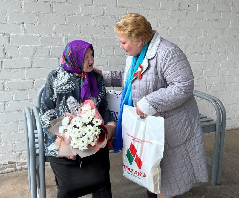 В Костюковичах в преддверии Дня Победы навестили малолетних узников фашистских концлагерей и членов их семей В Костюковичах в преддверии Дня Победы навестили малолетних узников фашистских концлагерей и членов их семей