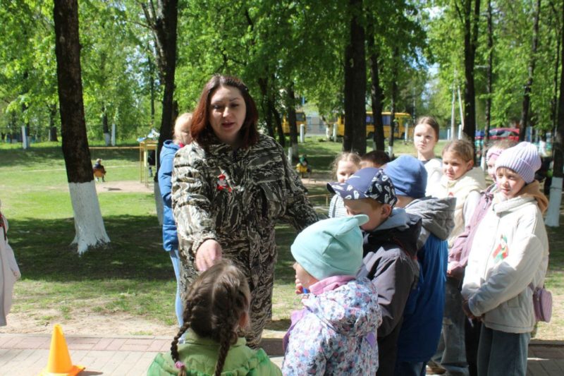 Праздничные забавы для детей организовали в городском сквере