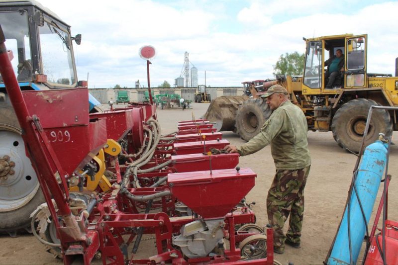 В хозяйствах района продолжаются основные сельскохозяйственные работы В хозяйствах района продолжаются основные сельскохозяйственные работы