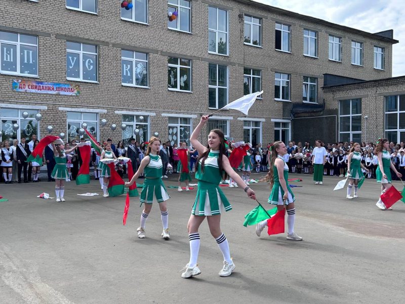 Спасибо, школа! Завершился учебный год в Костюковичской средней школе № 2