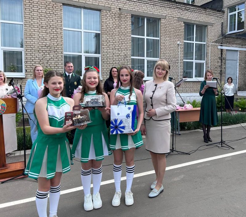 Спасибо, школа! Завершился учебный год в Костюковичской средней школе № 2