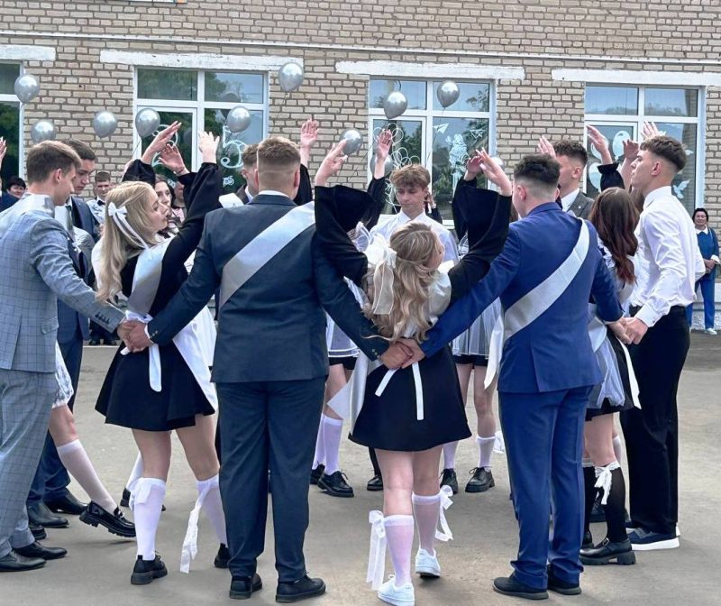 Спасибо, школа! Завершился учебный год в Костюковичской средней школе № 2