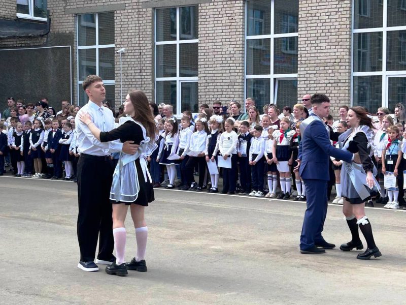 Спасибо, школа! Завершился учебный год в Костюковичской средней школе № 2