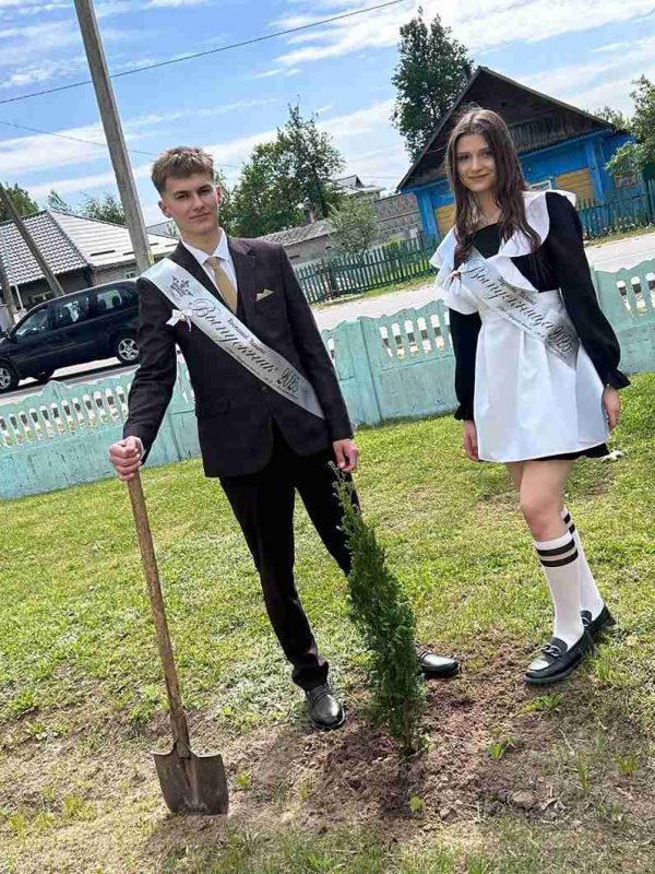 Спасибо, школа! Завершился учебный год в Костюковичской средней школе № 2