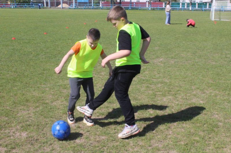 Футбольные матчи турнира "Кожаный мяч" проходят в Костюковичах Футбольные матчи турнира "Кожаный мяч" проходят в Костюковичах