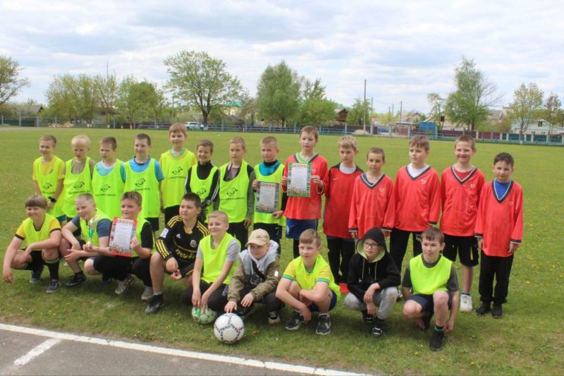 Футбольные матчи турнира "Кожаный мяч" проходят в Костюковичах Футбольные матчи турнира "Кожаный мяч" проходят в Костюковичах