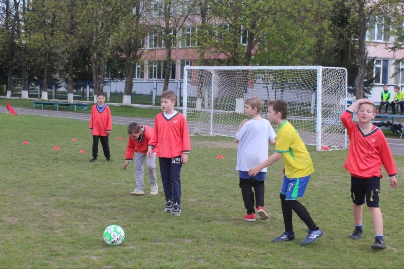 Футбольные матчи турнира "Кожаный мяч" проходят в Костюковичах Футбольные матчи турнира "Кожаный мяч" проходят в Костюковичах