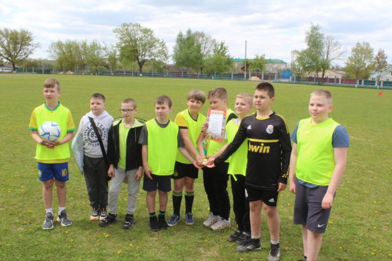 Футбольные матчи турнира "Кожаный мяч" проходят в Костюковичах Футбольные матчи турнира "Кожаный мяч" проходят в Костюковичах