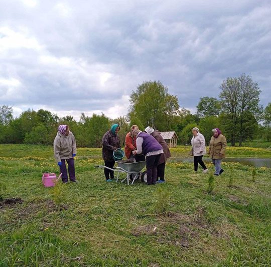 Сельчане продолжают благоустройство зоны отдыха "Липовый ручей"