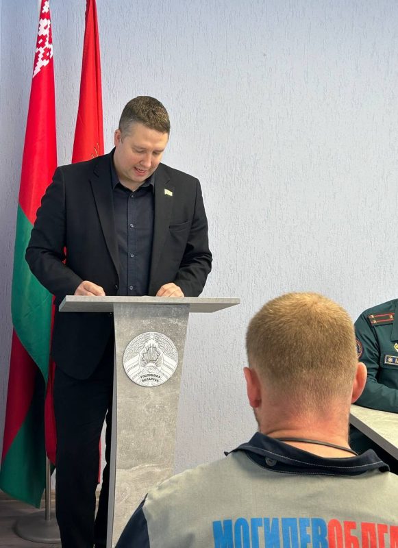 Информационная группа главы района Вячеслава Моксачева встретилась с коллективом Костюковичского района газоснабжения