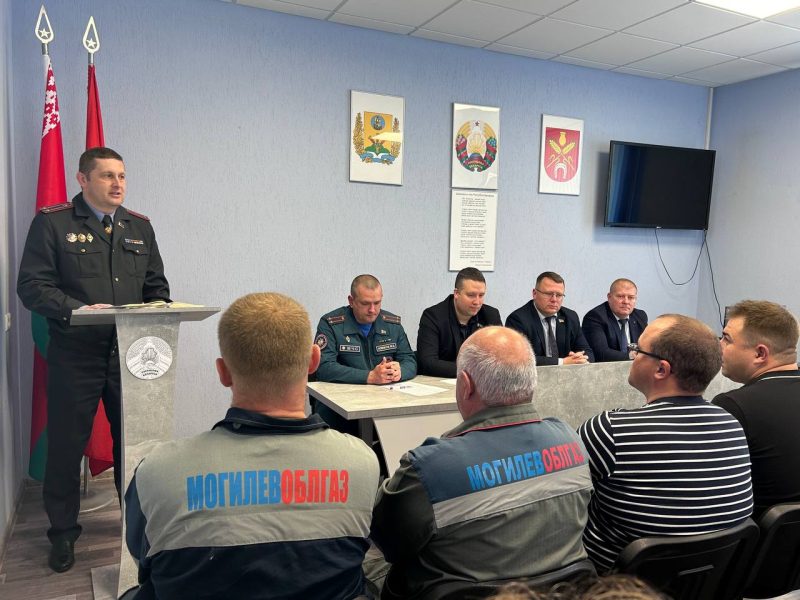 Информационная группа главы района Вячеслава Моксачева встретилась с коллективом Костюковичского района газоснабжения