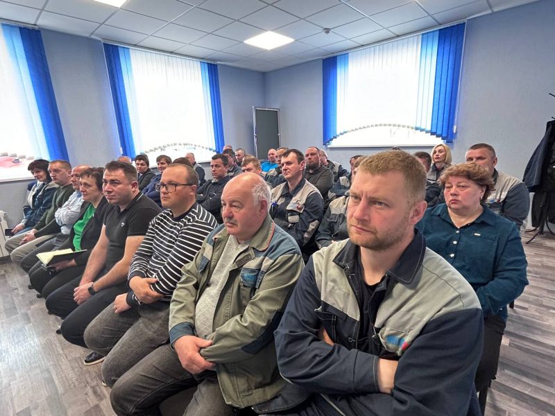 Информационная группа главы района Вячеслава Моксачева встретилась с коллективом Костюковичского района газоснабжения