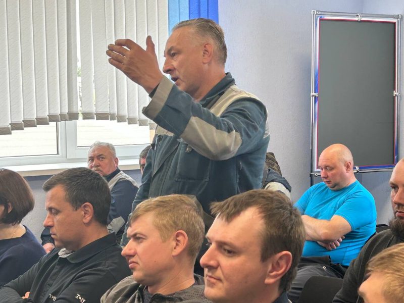 Информационная группа главы района Вячеслава Моксачева встретилась с коллективом Костюковичского района газоснабжения