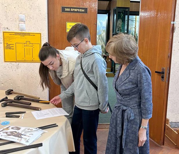 Таямніцы “Вечара ў музеі” раскрылі ў Касцюковічах Таямніцы “Вечара ў музеі” раскрылі ў Касцюковічах