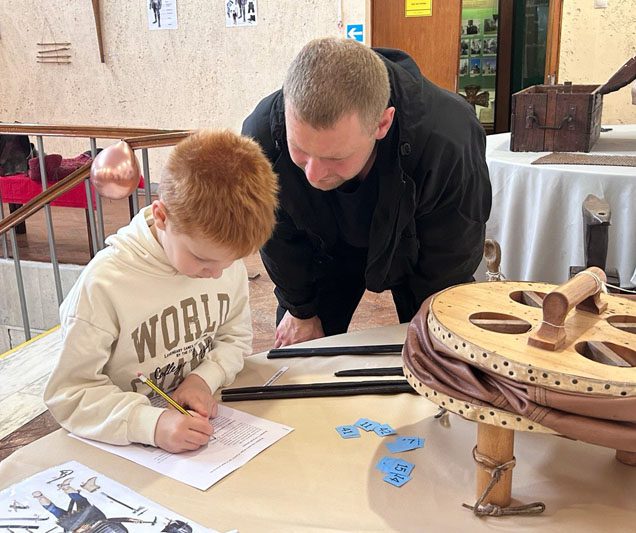 Таямніцы “Вечара ў музеі” раскрылі ў Касцюковічах Таямніцы “Вечара ў музеі” раскрылі ў Касцюковічах