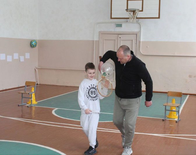 Семейный конкурс для пап и детей прошел в средней школе №2
