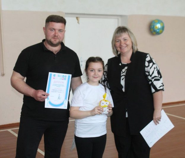 Семейный конкурс для пап и детей прошел в средней школе №2