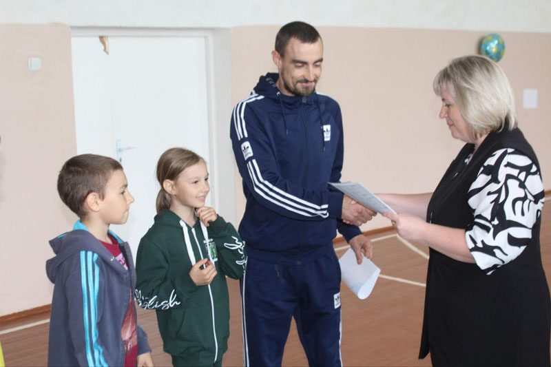 Семейный конкурс для пап и детей прошел в средней школе №2