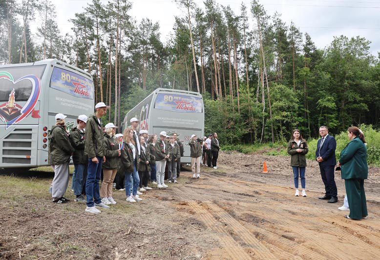 Участники проекта «Дорогами Памяти и Славы» побывали в Костюковичах