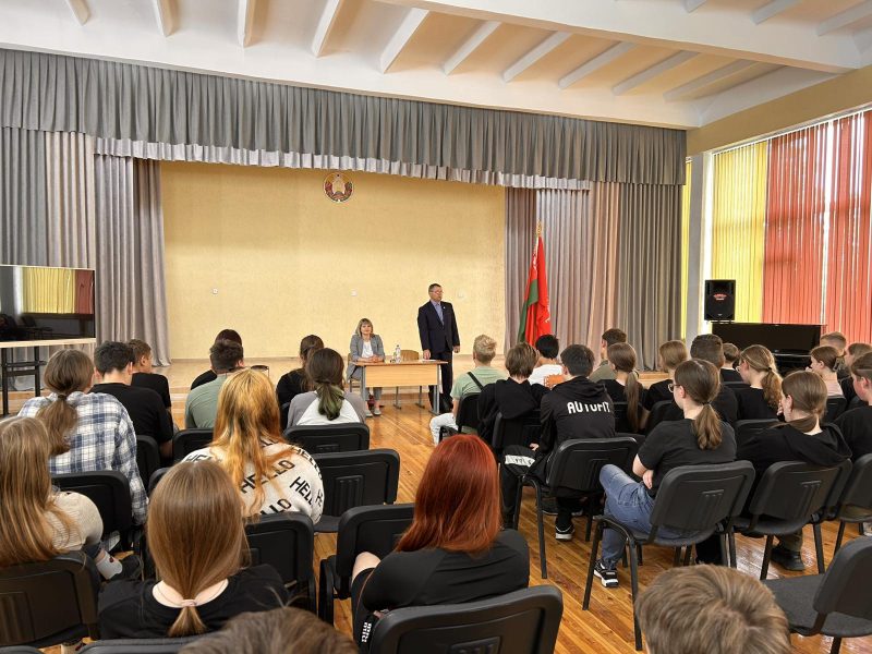 Адвокат принял участие в диалоговой площадке «Молодежь. Права, обязанности и государственная поддержка»