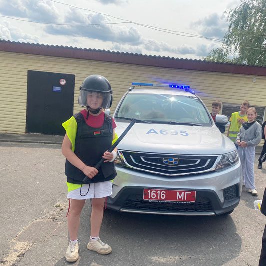 Воспитанники оздоровительного лагеря стали гостями подразделения Департамента охраны