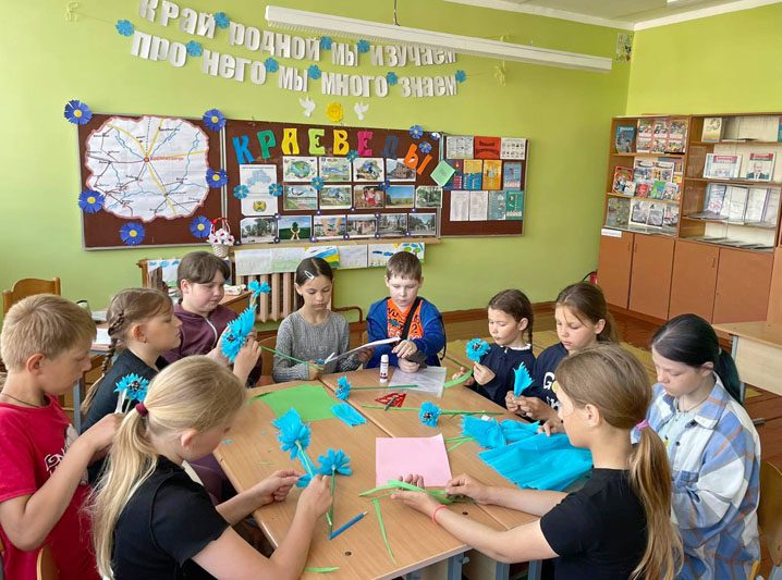 "День васильков" отметили в оздоровительном лагере Белодубровской школы