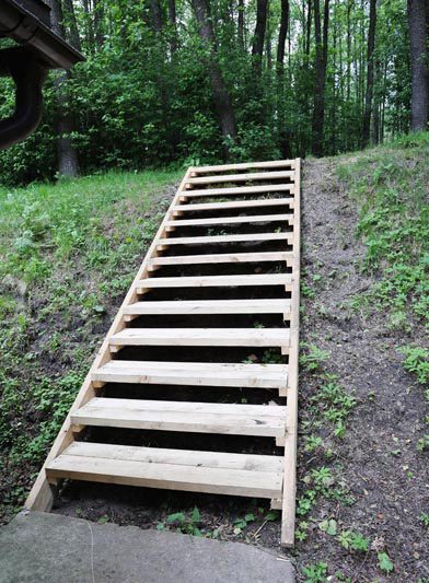 В лесу около Прусинской криницы идет благоустройство экологической тропы