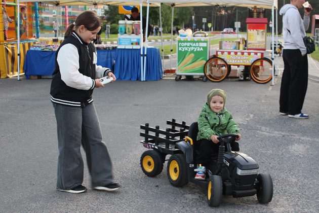ФОТОФАКТ: Масштабно и ярко прошел в Костюковичах фестиваль "Письменков луг"