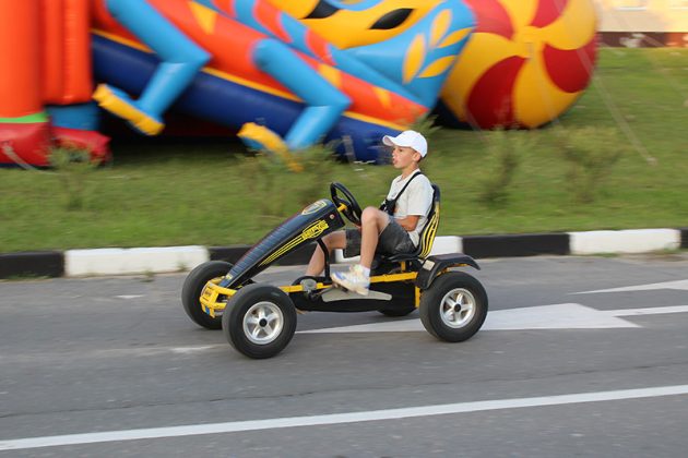 ФОТОФАКТ: Масштабно и ярко прошел в Костюковичах фестиваль "Письменков луг"