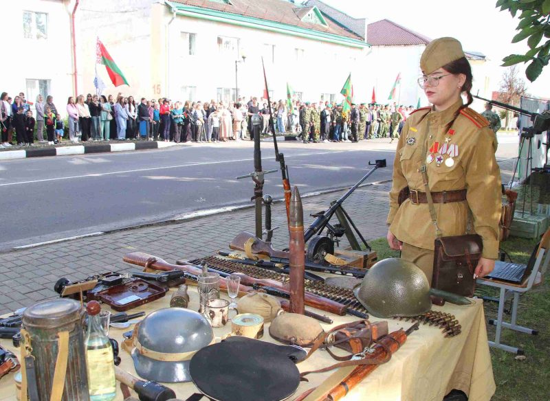 Участники акции памяти «Боевой расчет» посетили выставку оружия времен Великой Отечественной войны