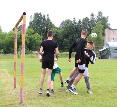 В палаточном лагере ВПК "Зубр" состоялся турнир по мини-футболу