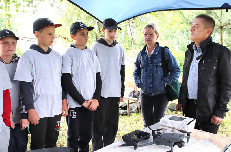 Армейский вайб: насыщенный день прошел в полевом лагере "зубров" Армейский вайб: насыщенный день прошел в полевом лагере "зубров"