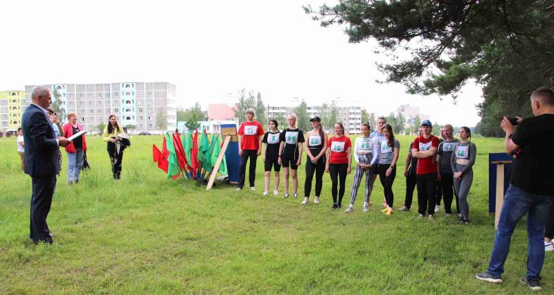 ФОТОФАКТ: Празднование Дня молодежи в Костюковичах началось с забега