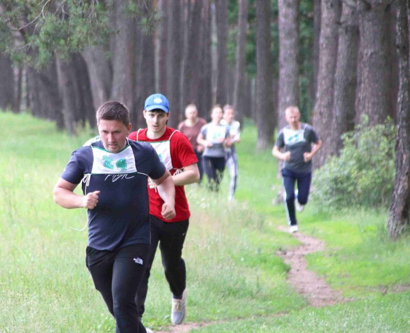 ФОТОФАКТ: Празднование Дня молодежи в Костюковичах началось с забега