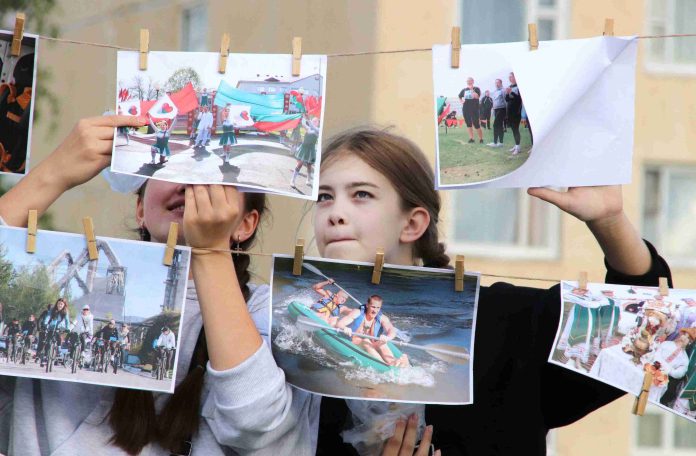 Танцы дотемна: костюковчане весело и ярко отметили праздник молодости и надежд