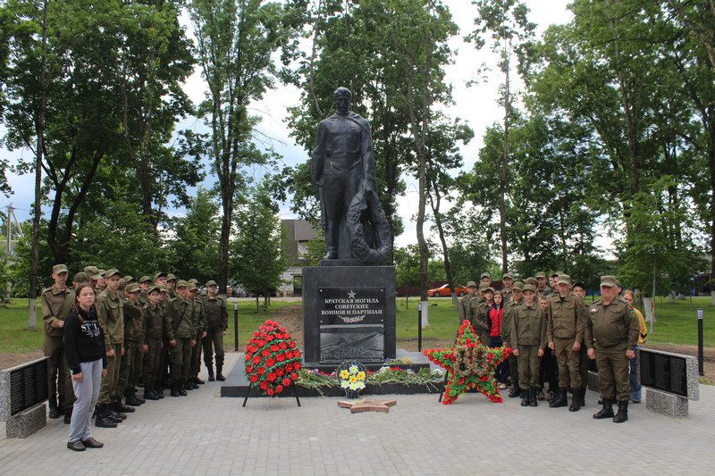 "Зубры" посетили интересную экскурсию «Помнить, чтобы не повторить» по местам славы Чериковского и Чаусского районов