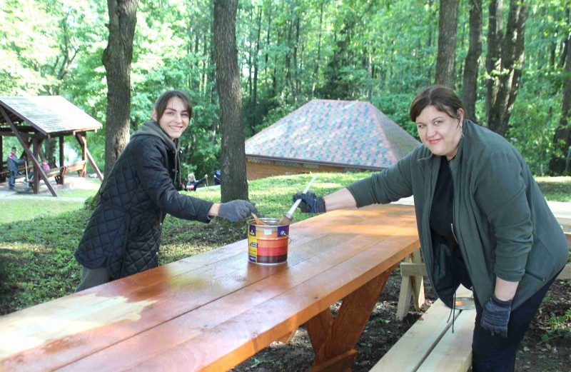 Костюковичская молодежь подключилась к благоустройству экологической тропы Костюковичская молодежь подключилась к благоустройству экологической тропы