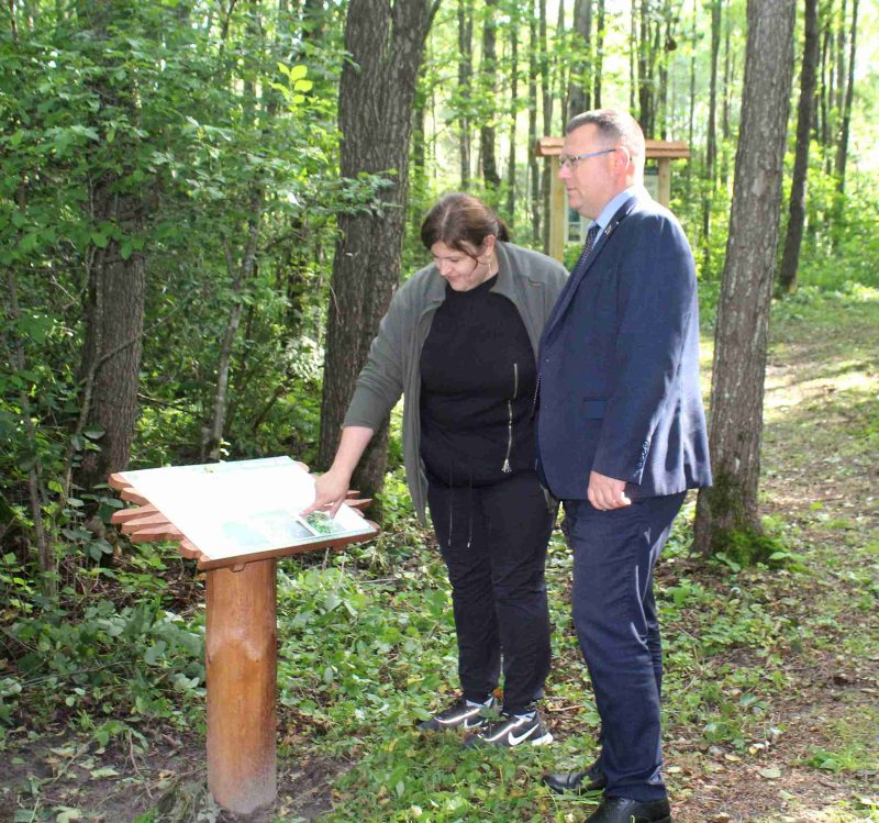 Костюковичская молодежь подключилась к благоустройству экологической тропы