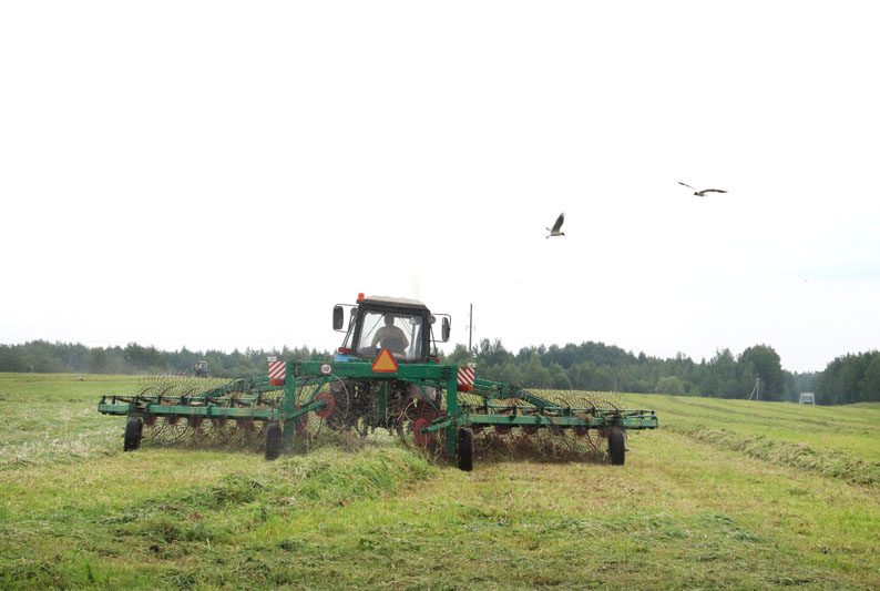 Уборка трав и заготовка сенажа в хозяйствах района идет по плану