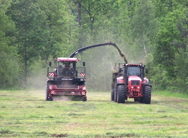 Уборка трав и заготовка сенажа в хозяйствах района идет по плану
