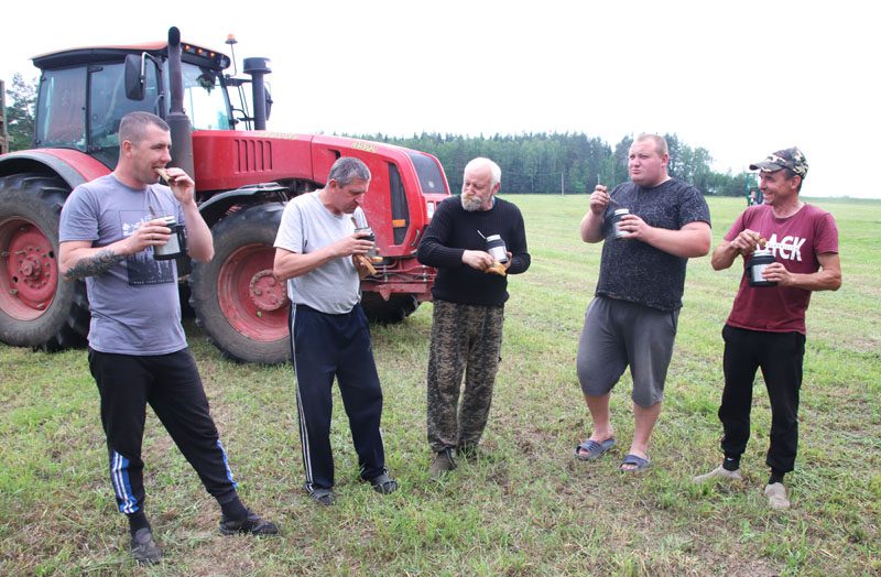 Уборка трав и заготовка сенажа в хозяйствах района идет по плану