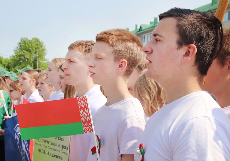 В Костюковичах в торжественной обстановке дан старт третьему "Трудовому семестру" В Костюковичах в торжественной обстановке дан старт третьему "Трудовому семестру"