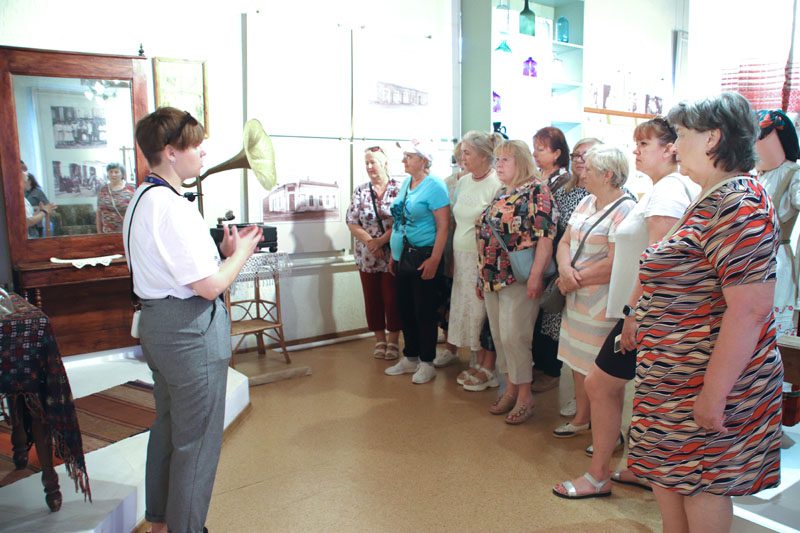 Прикоснуться к Нерукотворному образу смогли волонтеры и члены группы «Активное долголетие» Прикоснуться к Нерукотворному образу смогли волонтеры и члены группы «Активное долголетие»