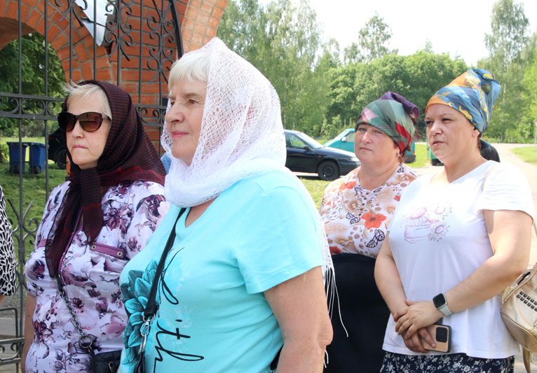 Прикоснуться к Нерукотворному образу смогли волонтеры и члены группы «Активное долголетие» Прикоснуться к Нерукотворному образу смогли волонтеры и члены группы «Активное долголетие»