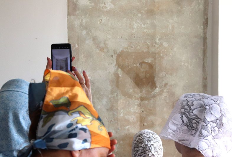 Прикоснуться к Нерукотворному образу смогли волонтеры и члены группы «Активное долголетие» Прикоснуться к Нерукотворному образу смогли волонтеры и члены группы «Активное долголетие»