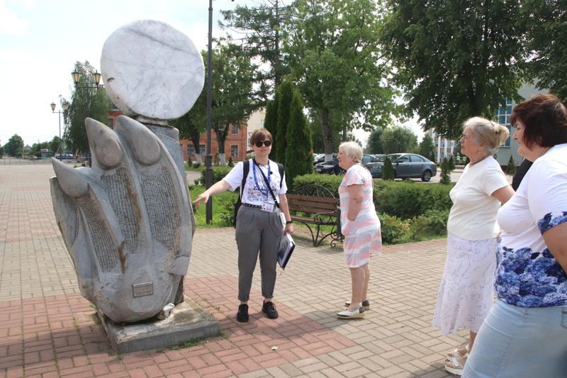 Прикоснуться к Нерукотворному образу смогли волонтеры и члены группы «Активное долголетие» Прикоснуться к Нерукотворному образу смогли волонтеры и члены группы «Активное долголетие»
