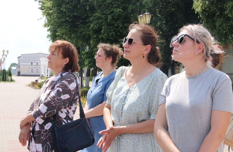 Прикоснуться к Нерукотворному образу смогли волонтеры и члены группы «Активное долголетие» Прикоснуться к Нерукотворному образу смогли волонтеры и члены группы «Активное долголетие»