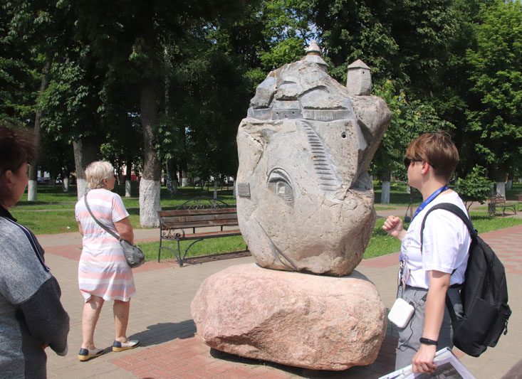 Прикоснуться к Нерукотворному образу смогли волонтеры и члены группы «Активное долголетие» Прикоснуться к Нерукотворному образу смогли волонтеры и члены группы «Активное долголетие»